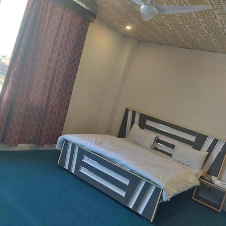 Hotel Royal Sweet Lahore Luaran gambar