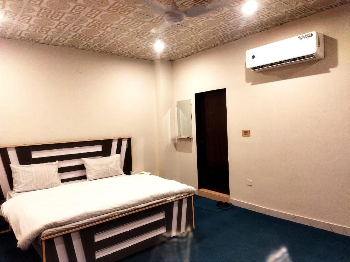 Hotel Royal Sweet Lahore Luaran gambar