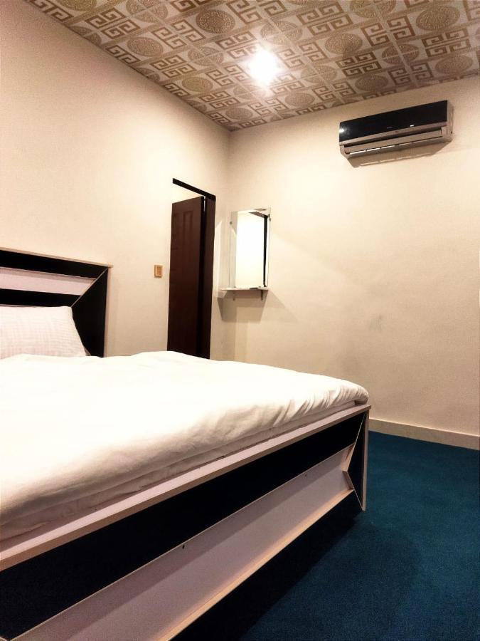 Hotel Royal Sweet Lahore Luaran gambar