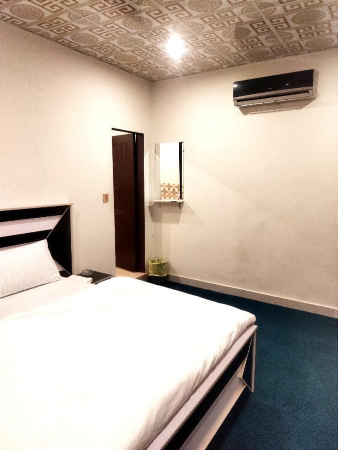 Hotel Royal Sweet Lahore Luaran gambar