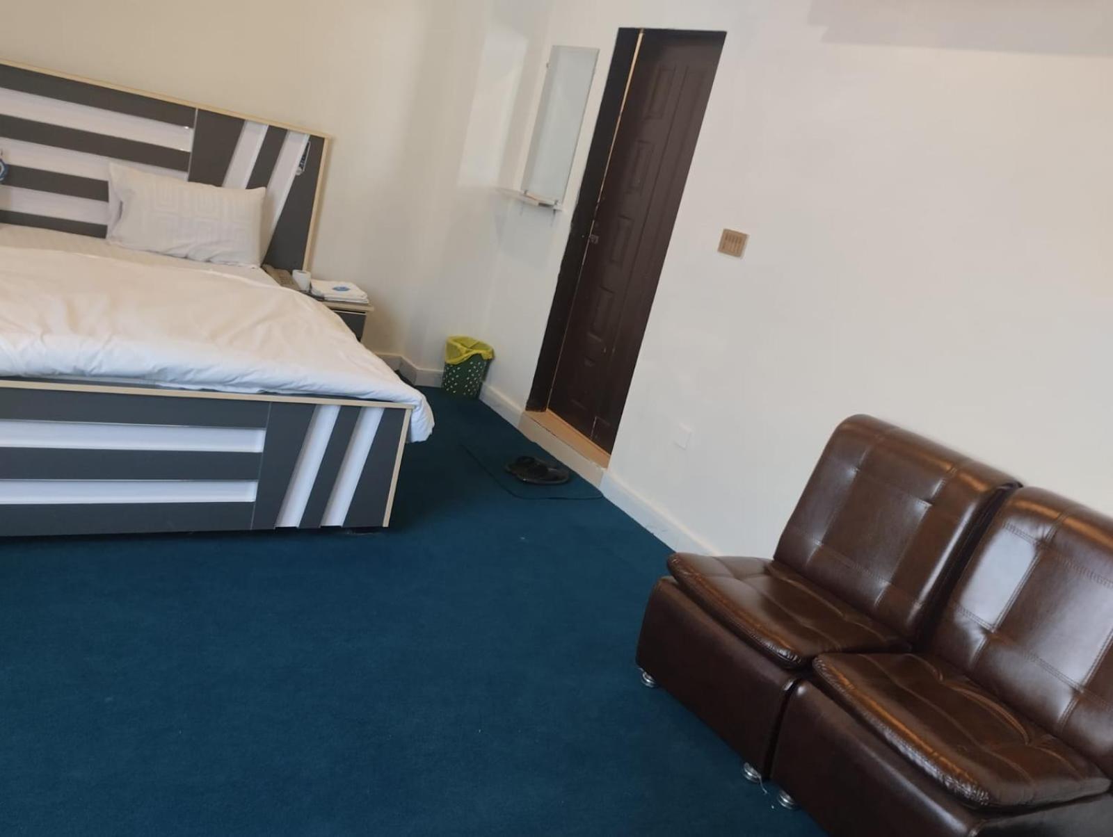 Hotel Royal Sweet Lahore Luaran gambar
