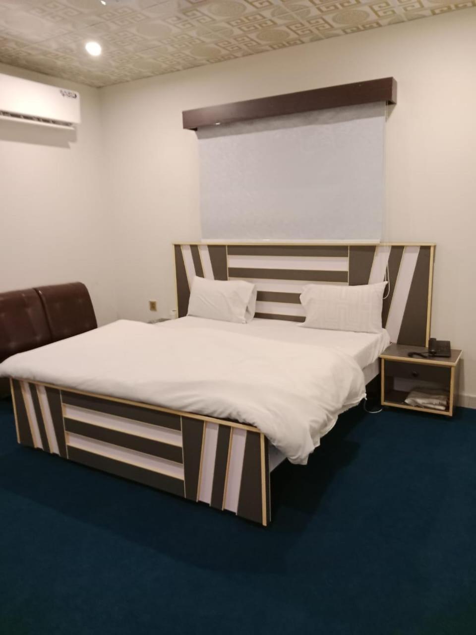 Hotel Royal Sweet Lahore Luaran gambar