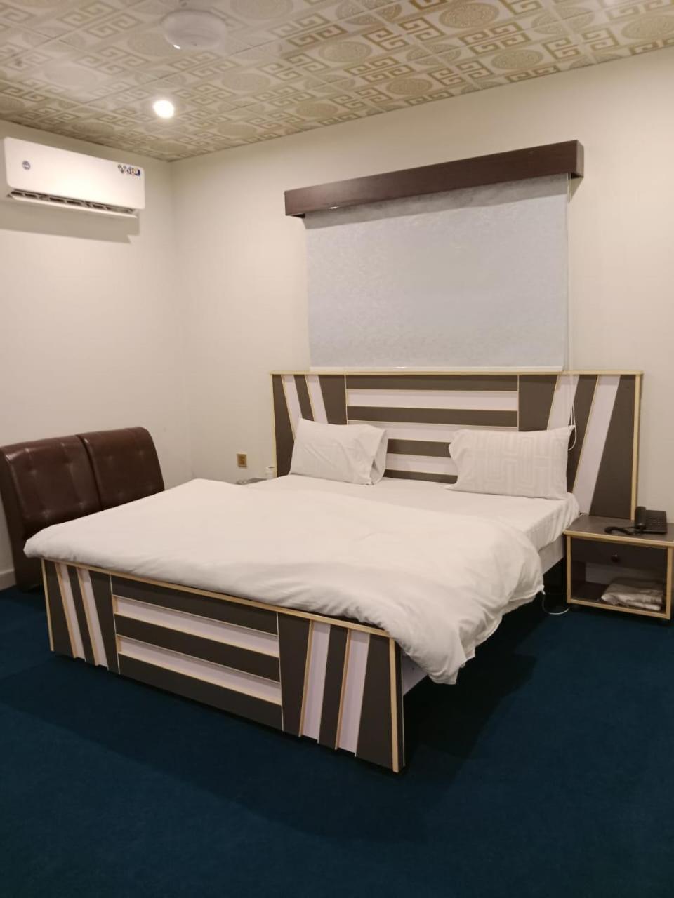 Hotel Royal Sweet Lahore Luaran gambar