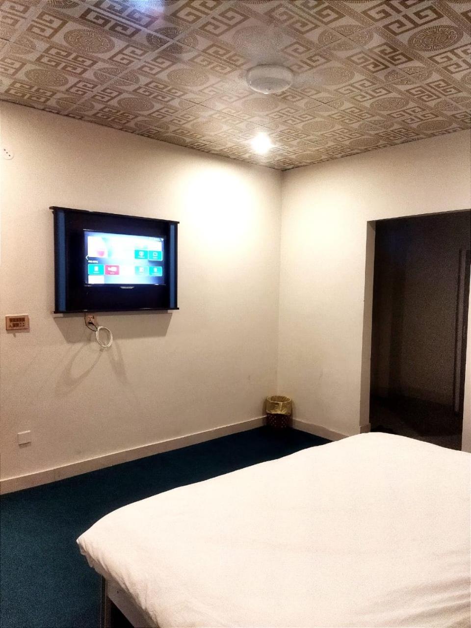 Hotel Royal Sweet Lahore Luaran gambar